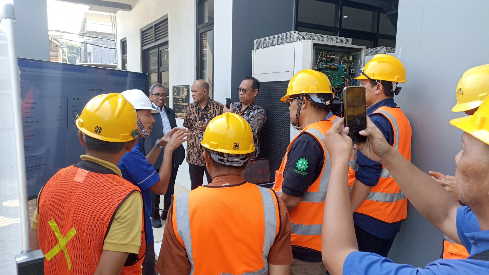 Kunjungan Politeknik Elektronika Negeri Surabaya ke BLKK-FSPPG