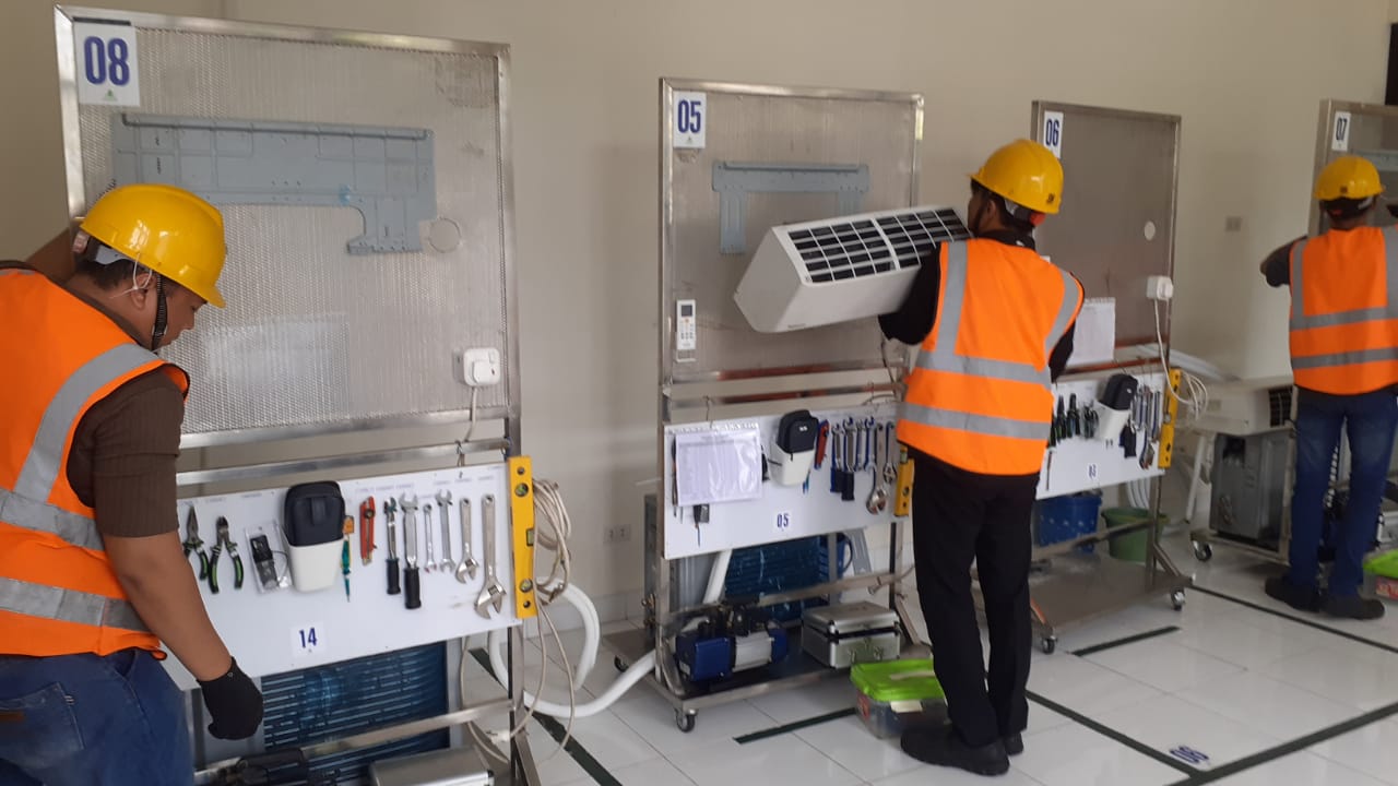 IKDD Melakukan Pelatihan dan Sertifikasi Teknisi AC Residensial