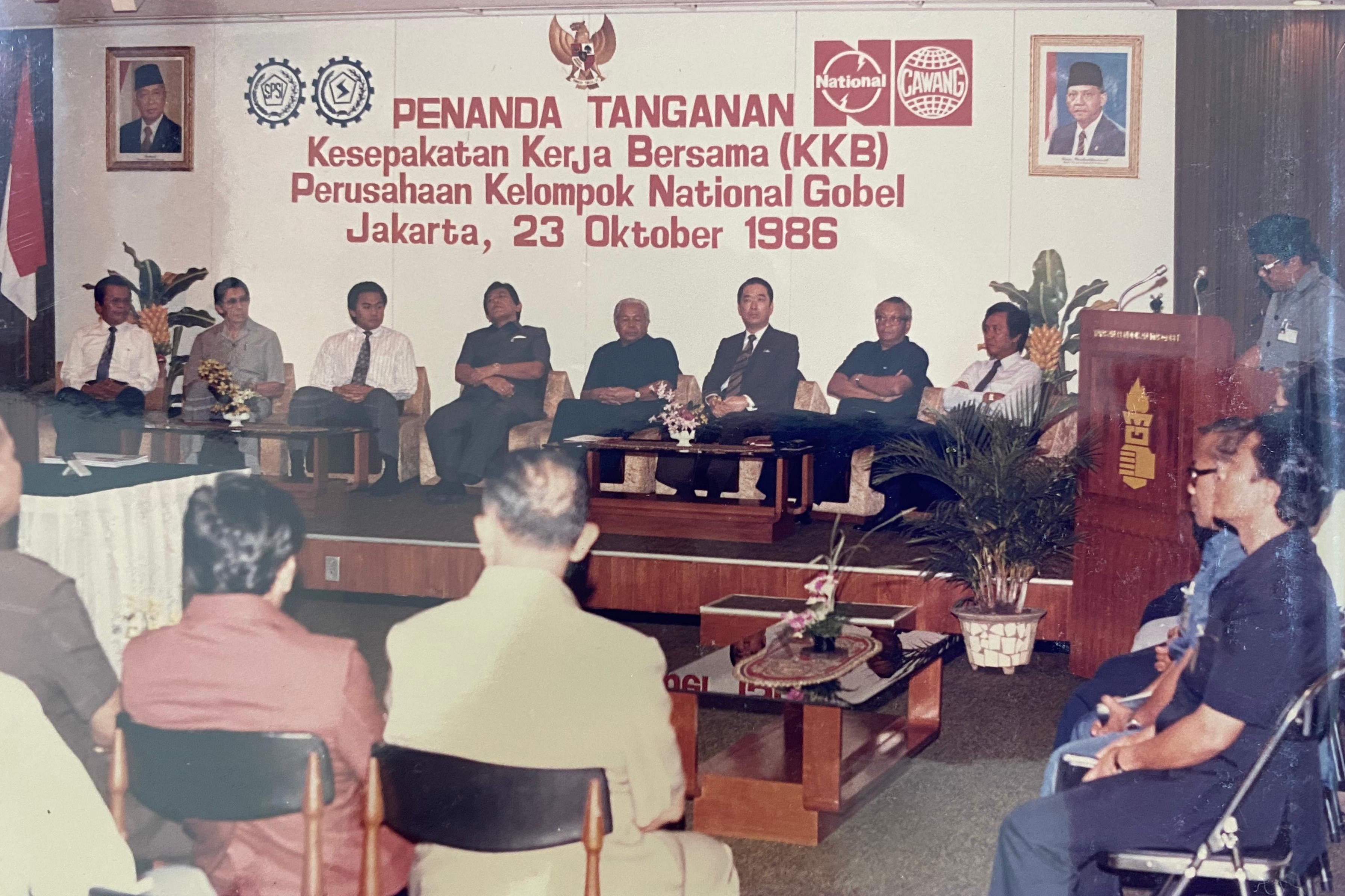 Penandatangan Kesepakatan Kerja Bersama Perusahaan Kelompok National Gobel Tahun 1986
